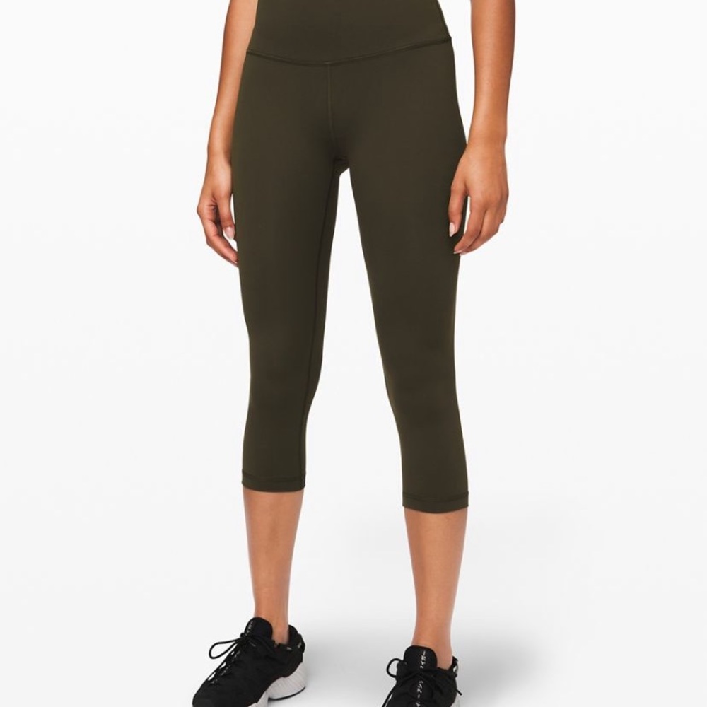 NEW! Lululemon Wunder under crops (Luxtreme 21”)